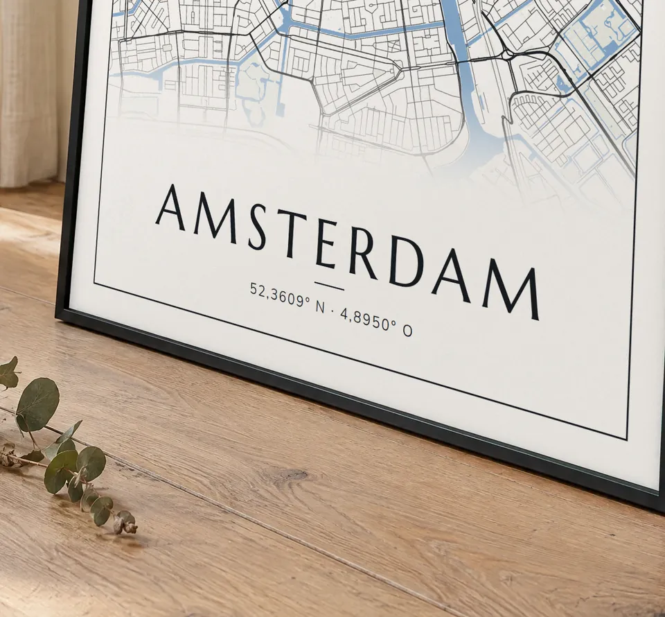 Poster van Amsterdam, de hele stad, stadsposter in de stijl Blauw water, in een zwarte lijst
